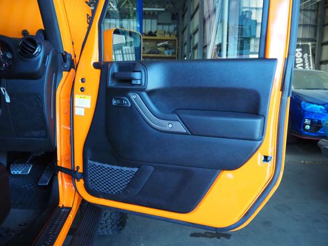 ジープ ラングラー　アンリミテッド アンリミテッド オレンジ ４ＷＤ H25年 (関東) 99