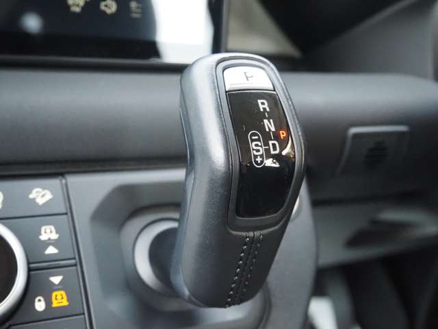 ランドローバー ディフェンダー １１０ ２．０Ｌ Ｐ３００ ４ＷＤ R2年 (関東) 99