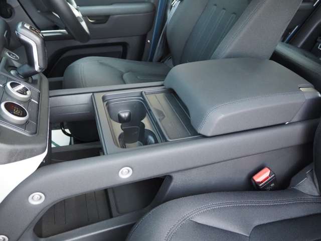 ランドローバー ディフェンダー １１０ ２．０Ｌ Ｐ３００ ４ＷＤ R2年 (関東) 99