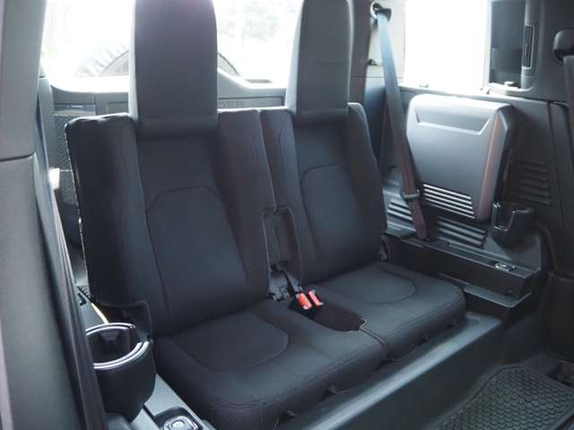 ランドローバー ディフェンダー １１０ ２．０Ｌ Ｐ３００ ４ＷＤ R2年 (関東) 99