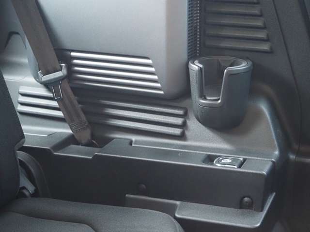 ランドローバー ディフェンダー １１０ ２．０Ｌ Ｐ３００ ４ＷＤ R2年 (関東) 99