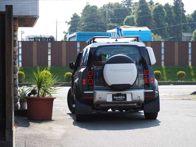 ランドローバー ディフェンダー １１０ ２．０Ｌ Ｐ３００ ４ＷＤ R2年 (関東) 99