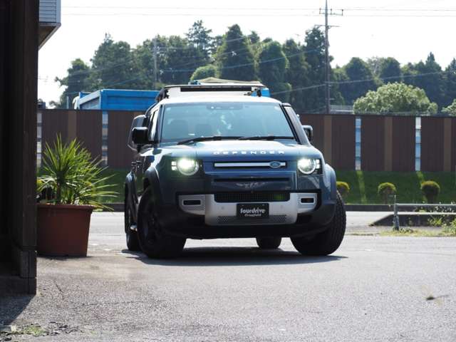 ランドローバー ディフェンダー １１０ ２．０Ｌ Ｐ３００ ４ＷＤ R2年 (関東) 99