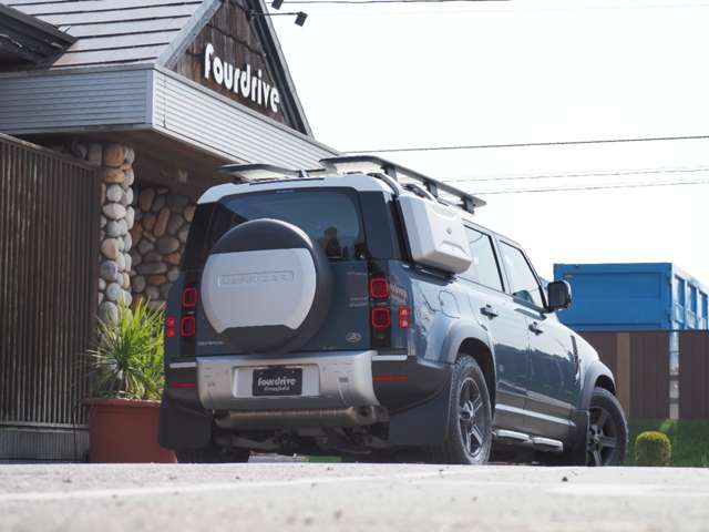 ランドローバー ディフェンダー １１０ ２．０Ｌ Ｐ３００ ４ＷＤ R2年 (関東) 99