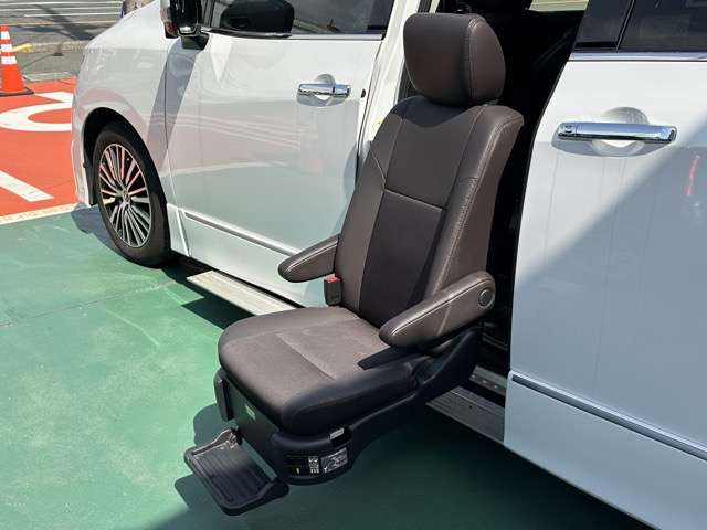 日産 エルグランド ２．５ ２５０ハイウェイスターＳ R3年 (東海) 99