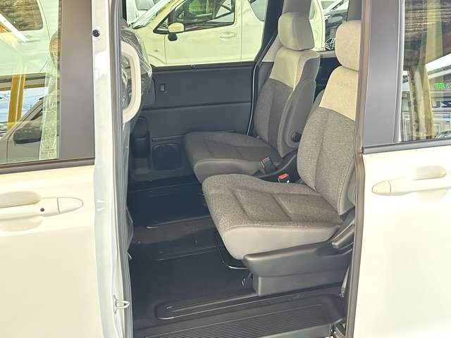 ホンダ フリード　ハイブリッド １．５ Ｅ：ＨＥＶ エアー R6年 (東海) 99