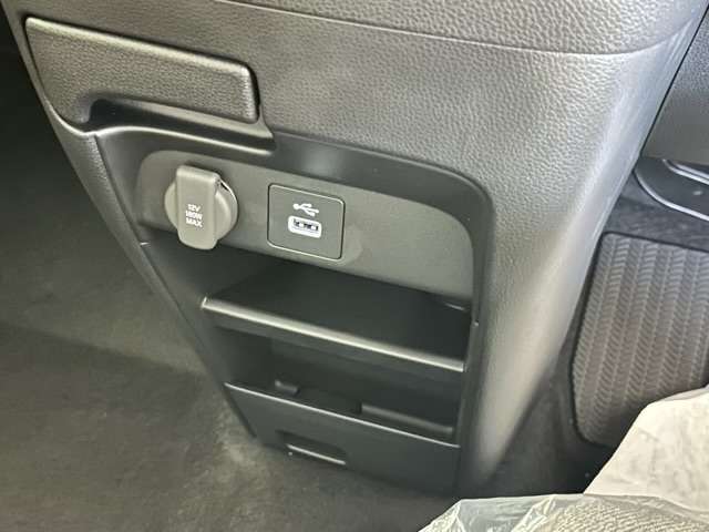 ホンダ フリード　ハイブリッド １．５ Ｅ：ＨＥＶ エアー R6年 (東海) 99