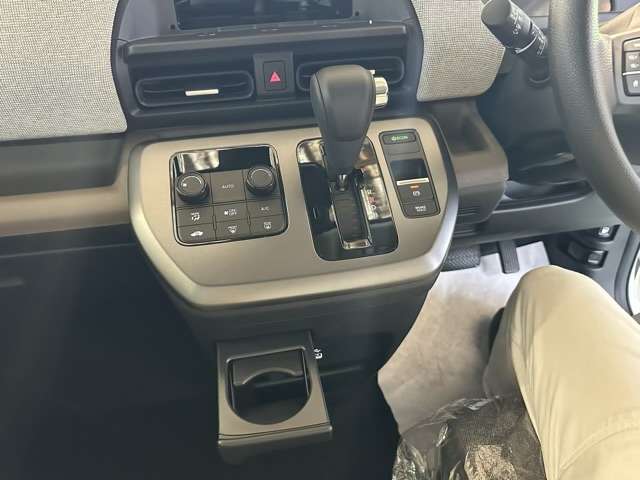 ホンダ フリード　ハイブリッド １．５ Ｅ：ＨＥＶ エアー R6年 (東海) 99