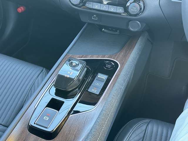 日産 ノートオーラ １．２ Ｇ レザーエディション R5年 (東海) 99