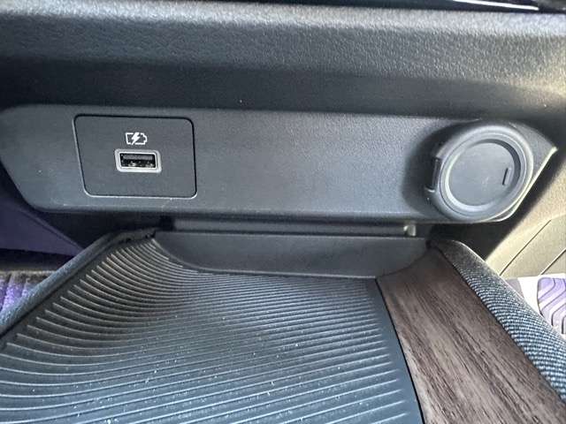 日産 ノートオーラ １．２ Ｇ レザーエディション R4年 (東海) 99