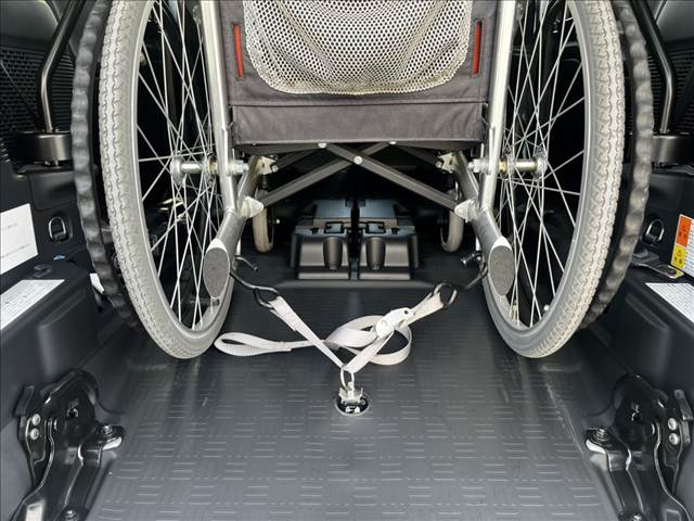 ホンダ Ｎ　ＢＯＸ カスタム ６６０ Ｇ スロープ Ｌ ホンダセンシング 車イス専用装備装着車 H30年 (関東) 99