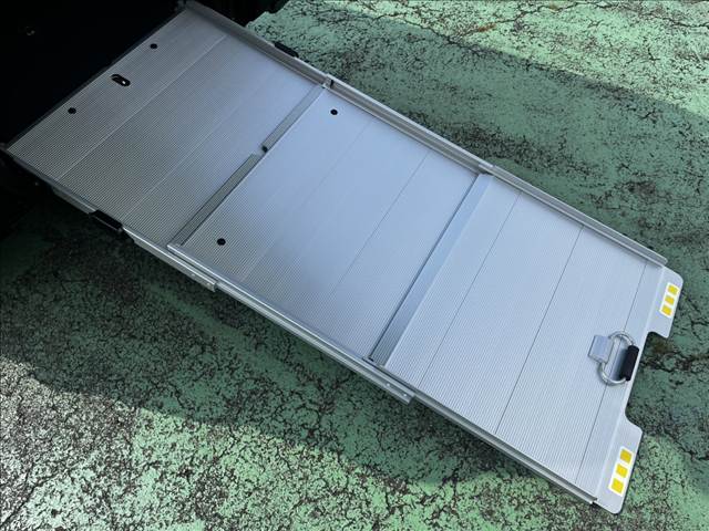 ホンダ Ｎ　ＢＯＸ カスタム ６６０ Ｇ スロープ Ｌ ホンダセンシング 車イス専用装備装着車 H30年 (関東) 99