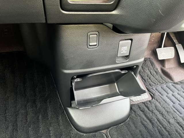 ホンダ Ｎ　ＢＯＸ カスタム ６６０ Ｇ スロープ Ｌ ホンダセンシング 車イス専用装備装着車 H30年 (関東) 99