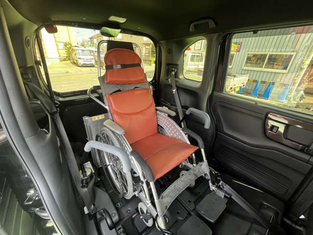 ホンダ Ｎ　ＢＯＸ カスタム ６６０ Ｇ スロープ Ｌ ホンダセンシング 車イス専用装備装着車 H30年 (関東) 99