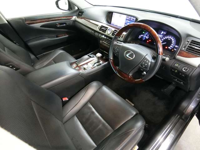 レクサス ＬＳハイブリッド ６００Ｈ バージョンＣ Ｉパッケージ ４ＷＤ H24年 (中国) 99