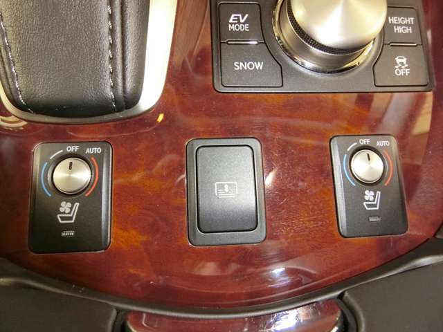 レクサス ＬＳハイブリッド ６００Ｈ バージョンＣ Ｉパッケージ ４ＷＤ H24年 (中国) 99