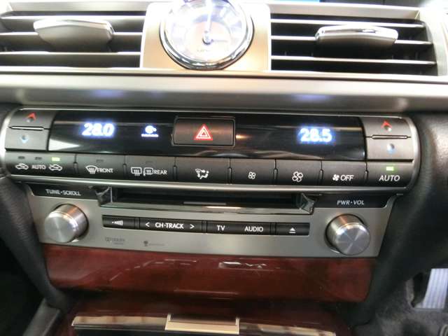 レクサス ＬＳハイブリッド ６００Ｈ バージョンＣ Ｉパッケージ ４ＷＤ H24年 (中国) 99