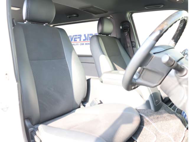 トヨタ ハイエースバン ２．０ スーパーＧＬ ダークプライムＩＩ ロングボディ R4年 (関東) 99