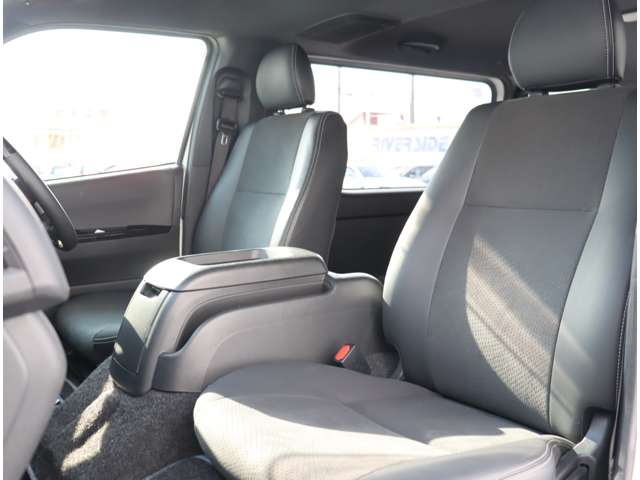 トヨタ ハイエースバン ２．０ スーパーＧＬ ダークプライムＩＩ ロングボディ R4年 (関東) 99