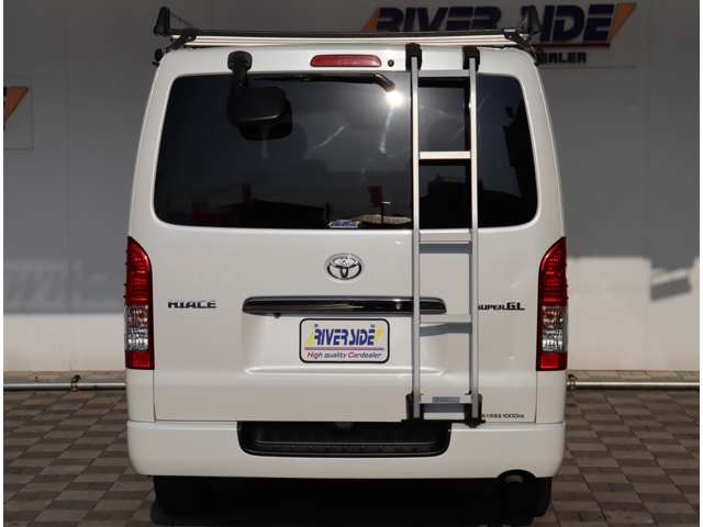 トヨタ ハイエースバン ２．０ スーパーＧＬ ダークプライムＩＩ ロングボディ R4年 (関東) 99