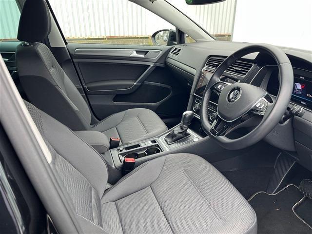 フォルクスワーゲン ゴルフ ＴＳＩ　コンフォートライン　マイスター R1年 (東北) 99