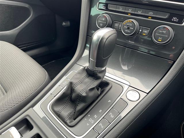 フォルクスワーゲン ゴルフ ＴＳＩ　コンフォートライン　マイスター R1年 (東北) 99