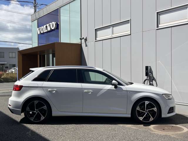 アウディ Ａ３　スポーツバック Ｓライン　ダイナミックリミテッド R1年 (東北) 99