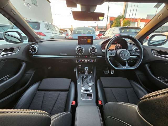 アウディ Ａ３　スポーツバック Ｓライン　ダイナミックリミテッド R1年 (東北) 99