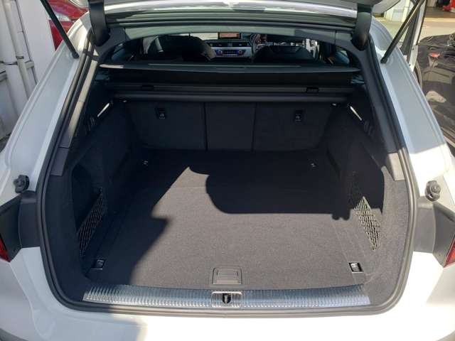 アウディ Ａ４　アバント ４５ ＴＦＳＩ クワトロ スポーツ Ｓラインパッケージ ４ＷＤ R1年 (東北) 99