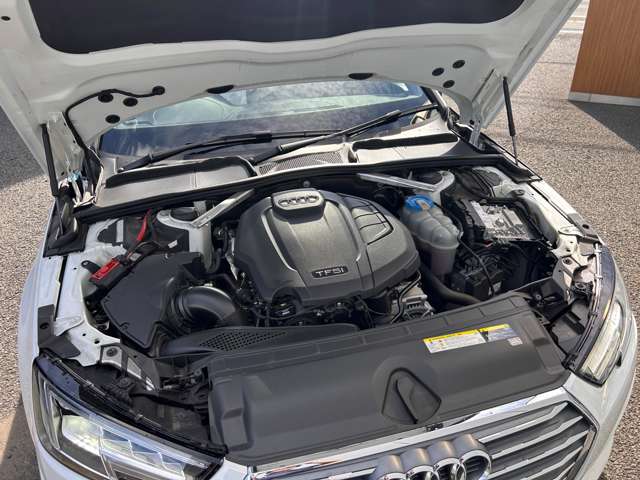 アウディ Ａ４　アバント ４５ ＴＦＳＩ クワトロ スポーツ Ｓラインパッケージ ４ＷＤ R1年 (東北) 99