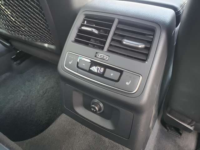 アウディ Ａ４　アバント ４５ ＴＦＳＩ クワトロ スポーツ Ｓラインパッケージ ４ＷＤ R1年 (東北) 99