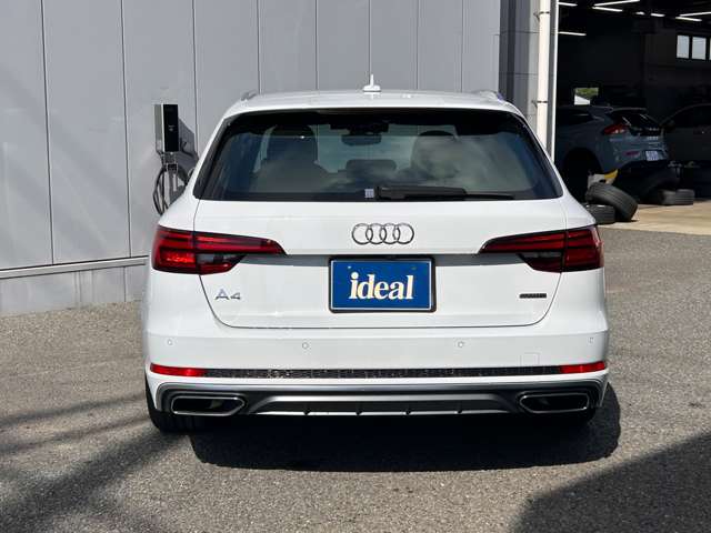 アウディ Ａ４　アバント ４５ ＴＦＳＩ クワトロ スポーツ Ｓラインパッケージ ４ＷＤ R1年 (東北) 99