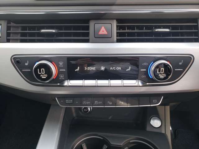 アウディ Ａ４　アバント ４５ ＴＦＳＩ クワトロ スポーツ Ｓラインパッケージ ４ＷＤ R1年 (東北) 99