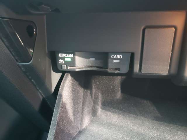 アウディ Ａ４　アバント ４５ ＴＦＳＩ クワトロ スポーツ Ｓラインパッケージ ４ＷＤ R1年 (東北) 99