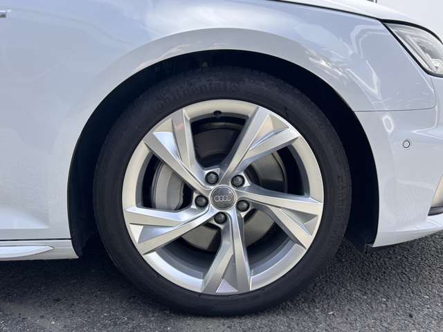 アウディ Ａ４　アバント ４５ ＴＦＳＩ クワトロ スポーツ Ｓラインパッケージ ４ＷＤ R1年 (東北) 99