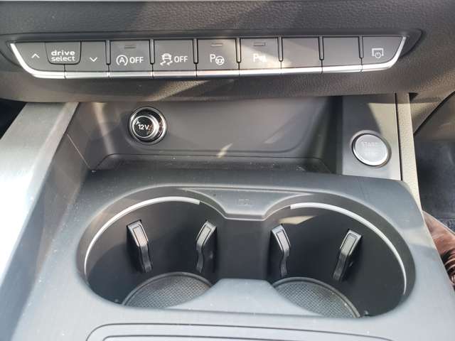 アウディ Ａ４　アバント ４５ ＴＦＳＩ クワトロ スポーツ Ｓラインパッケージ ４ＷＤ R1年 (東北) 99