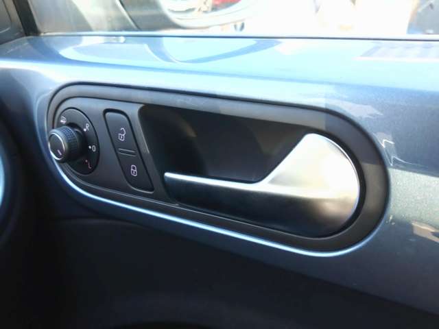 フォルクスワーゲン ザ　ビートル デザイン R1年 (東北) 99