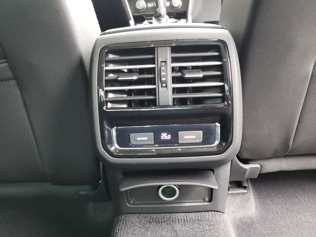 フォルクスワーゲン パサート ＴＤＩ エレガンスライン ディーゼルターボ R1年 (東北) 99