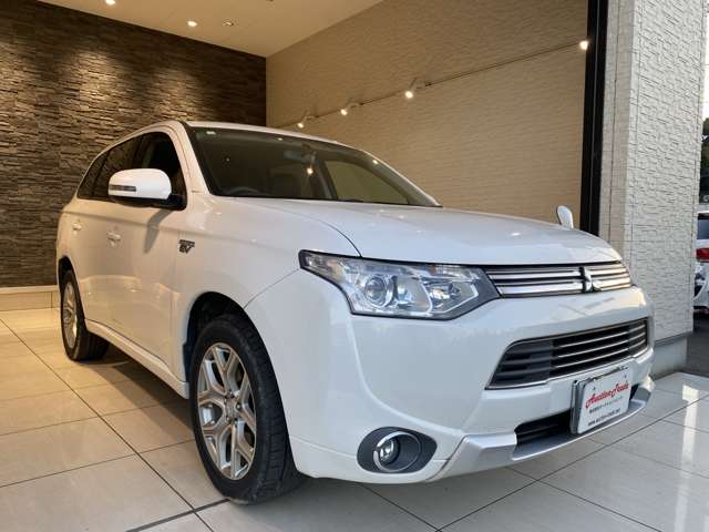 三菱 アウトランダーＰＨＥＶ ２．０ Ｇ ４ＷＤ H26年 (九州・沖縄) 99