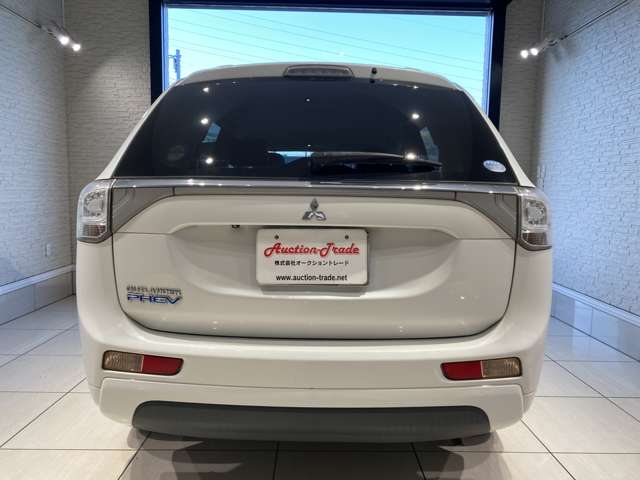 三菱 アウトランダーＰＨＥＶ ２．０ Ｇ ４ＷＤ H26年 (九州・沖縄) 99