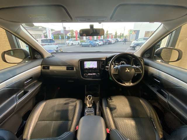 三菱 アウトランダーＰＨＥＶ ２．０ Ｇ ４ＷＤ H26年 (九州・沖縄) 99