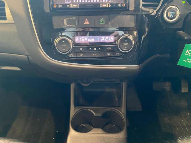 三菱 アウトランダーＰＨＥＶ ２．０ Ｇ ４ＷＤ H26年 (九州・沖縄) 99