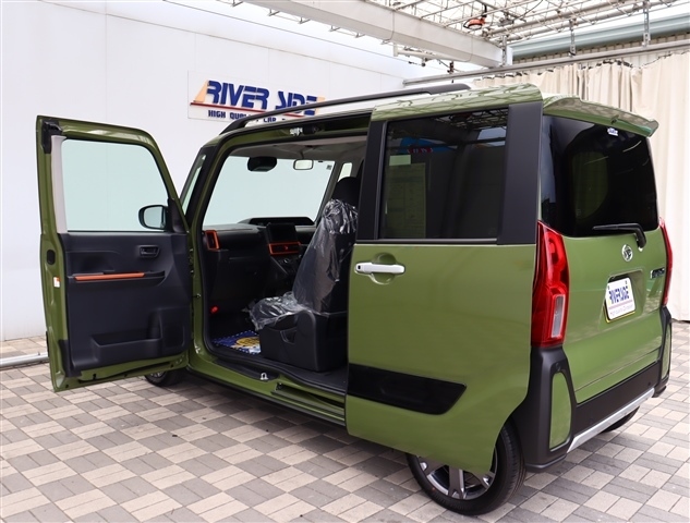 ダイハツ タント ６６０ ファンクロスターボ R7年 (関東) 99