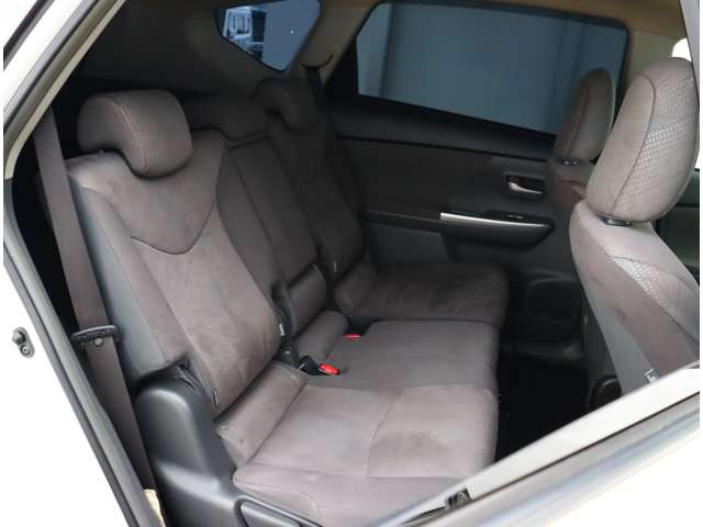 トヨタ プリウスΑ １．８ Ｇ H23年 (関東) 99