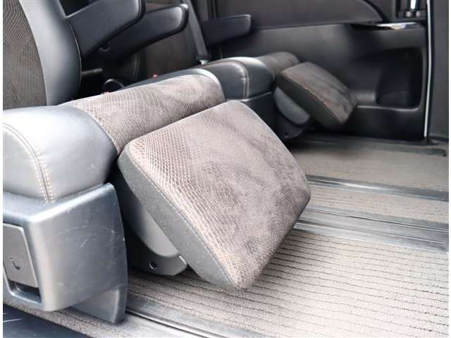 トヨタ エスティマ ２．４ アエラス プレミアム H28年 (関東) 99