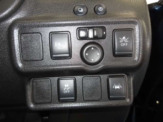 日産 ノート １．２ Ｅ－ＰＯＷＥＲ ＡＵＴＥＣＨ R2年 (九州・沖縄) 99