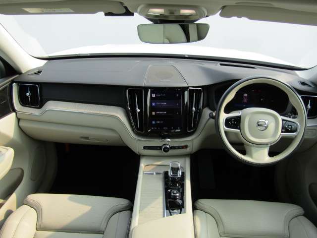 ボルボ ＸＣ６０ リチャージ プラグインハイブリッドＴ６ ＡＷＤインスクリプション ４ＷＤ R4年 (四国) 99