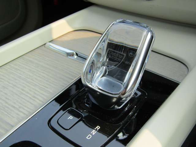 ボルボ ＸＣ６０ リチャージ プラグインハイブリッドＴ６ ＡＷＤインスクリプション ４ＷＤ R4年 (四国) 99