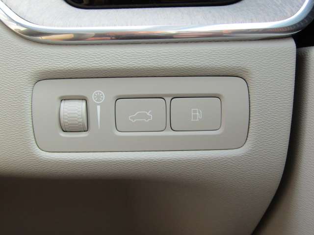 ボルボ ＸＣ６０ リチャージ プラグインハイブリッドＴ６ ＡＷＤインスクリプション ４ＷＤ R4年 (四国) 99