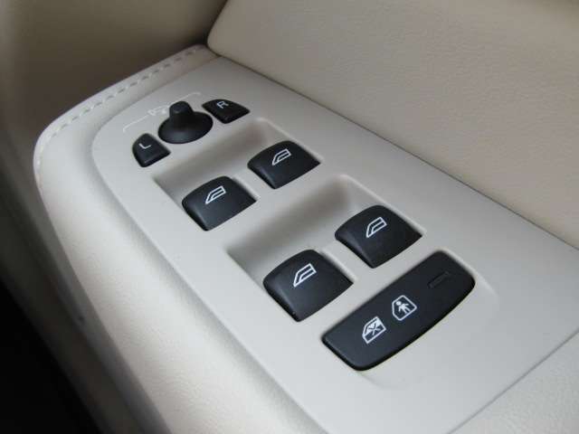 ボルボ ＸＣ６０ リチャージ プラグインハイブリッドＴ６ ＡＷＤインスクリプション ４ＷＤ R4年 (四国) 99